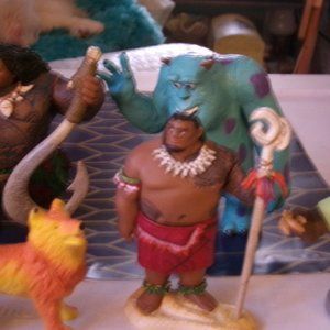 lot of 9 Disney figures